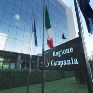 Migranti: la Finanza va negli uffici della Regione Campania. Ispezione sull'accoglienza 