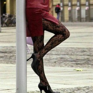 "La escort paghi Irpef e Iva". Il giudice tributario: "Pecunia non olet"