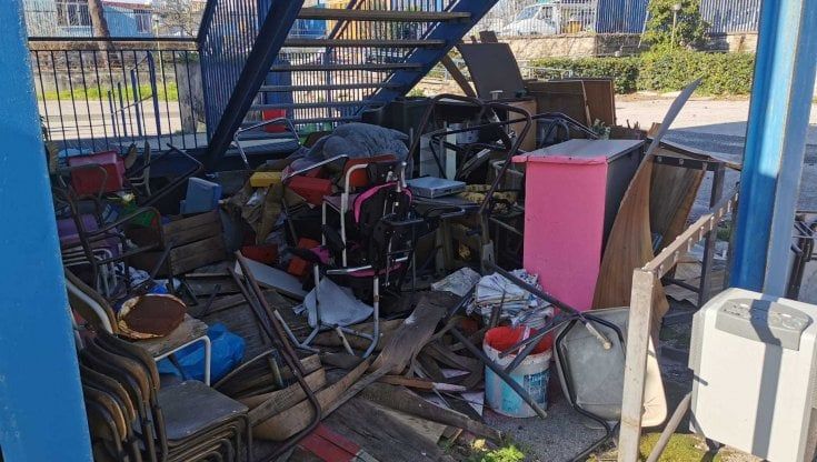 Pianura, residenti esasperati: "Paghiamo per fogne che non abbiamo. Noi dimenticati"