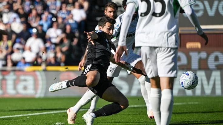 Como da Champions anche senza Nico Paz: doppio Douvikas, 2-0 al Sassuolo