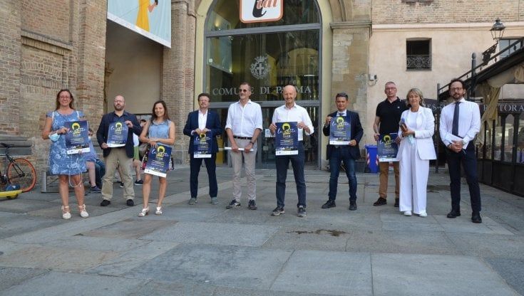 Notti gialle: negozi, mostre e musei aperti a Parma in luglio 