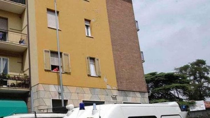 Bambina di tre anni ferita da pallini da caccia mentre gioca nel giardino