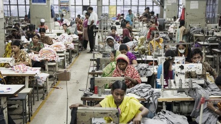 Lavoro, così la moda nega i diritti fondamentali tra molestie, aggressioni, abusi fisici e sessuali