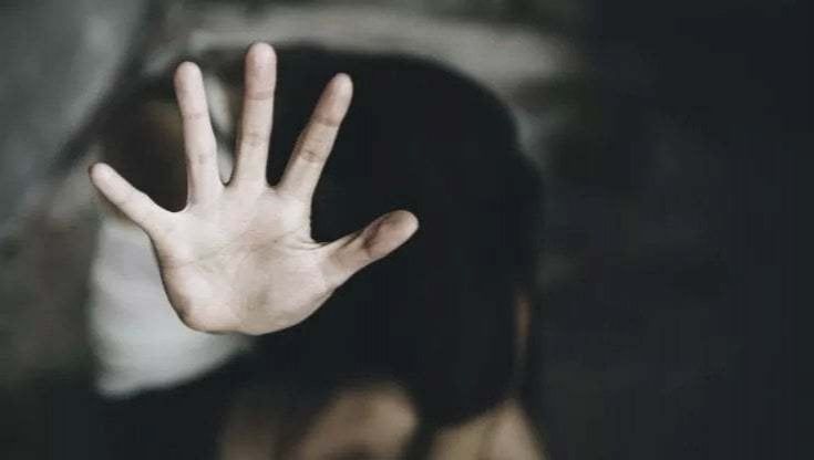  "Stuprata e pestata per 2 anni in balia dello steward sadico"