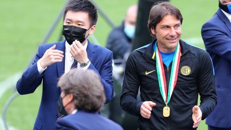 Conte, l'ora delle scelte: c'è il Real Madrid, ci pensa il Psg. Lazio, via al casting con Sarri in pole
