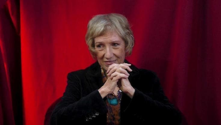 Lidia Ravera: "Ragazze, evadete dalla gabbia. Scendete dal tacco 12 e niente tette per i 18 anni"