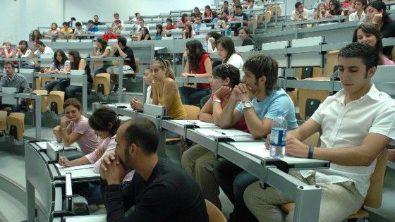 Test di Medicina anticipati ad aprile, i licei sospendono i compiti in classe
