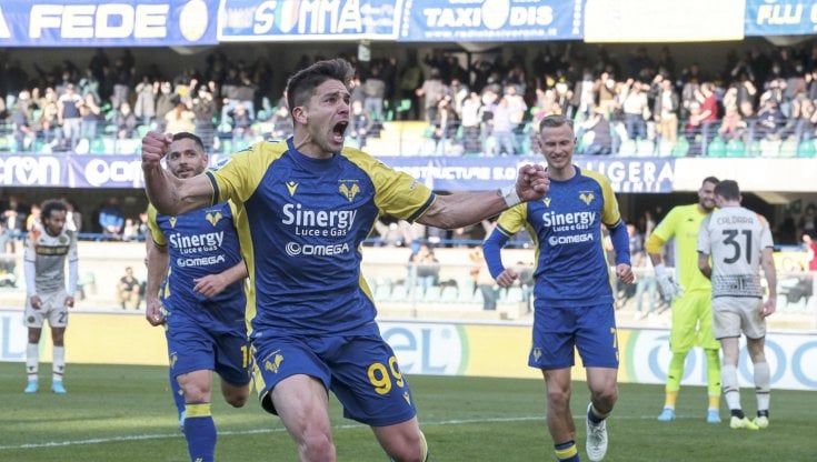 Verona-Venezia 3-1, la tripletta di Simeone fa volare l'Hellas