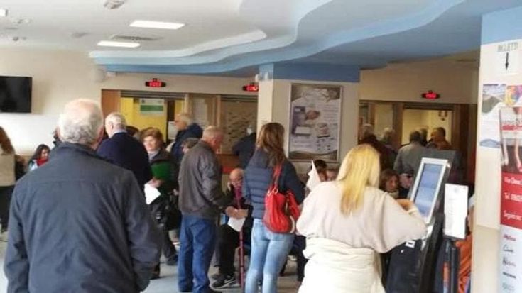 I malati di tumore in coda al Cup: la Puglia non ha agende dedicate