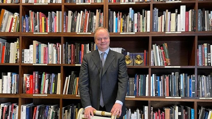 Elezioni Firenze, Eike Schmidt ineleggibile? Il centrodestra tira dritto