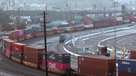Borse in lieve rialzo in attesa della stretta Usa-Cina sull'accordo commerciale