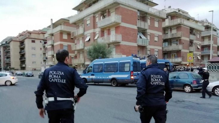 Io, insultata dalle donne del clan per impedirmi di fare la cronista