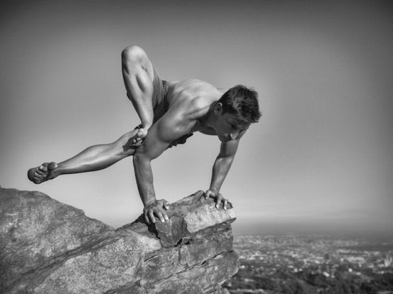 Le pose del guerriero: ecco il lato macho dello yoga