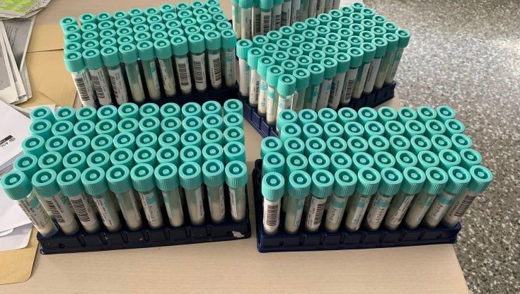 Coronavirus, i contagi risalgono sopra quota mille. Quattordici decessi 