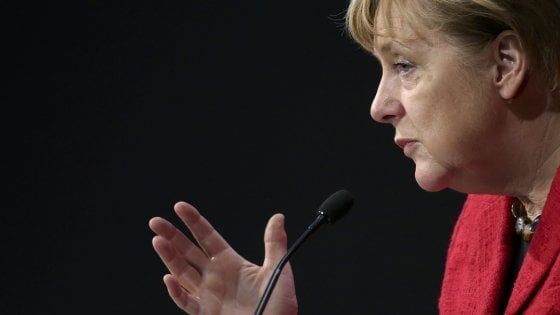Brexit, Merkel: "No accesso a mercato Ue senza libera circolazione di persone e merci in GB"