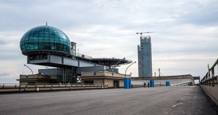 Grattacielo Fuksas, la grande incompiuta della Regione fotografata dal tetto del Lingotto