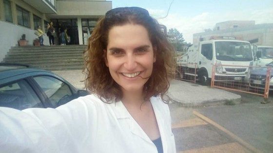 "Ho cambiato sesso, ora sono una psicologa per aiutare gli altri": nell'Asl di Taranto la storia di Nadia
