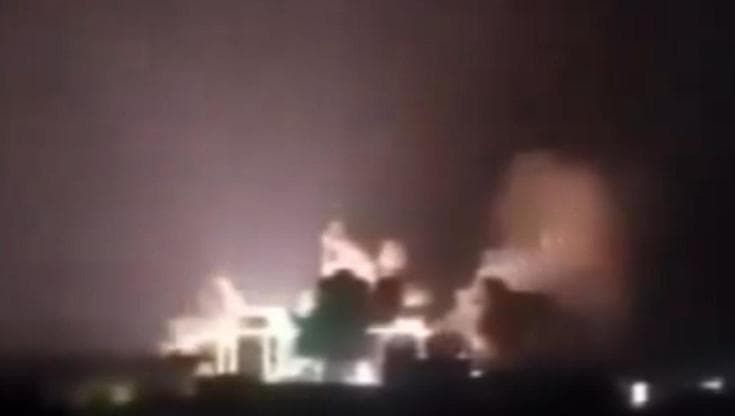 Attacco Usa con bombardieri B2 contro Houthi in Yemen: le immagini social