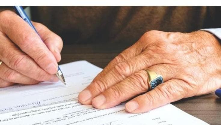 A 35 anni dalla morte spunta un testamento segreto, i parenti devono restituire l’eredità milionaria