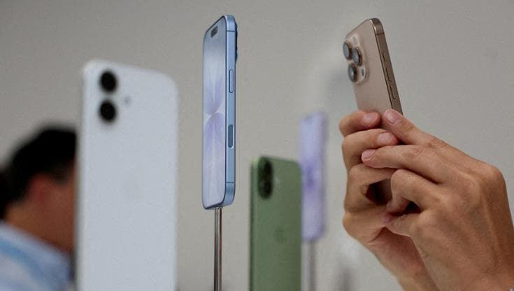 Apple, trimestrale da record: a spingere è l’iPhone, non l’intelligenza artificiale