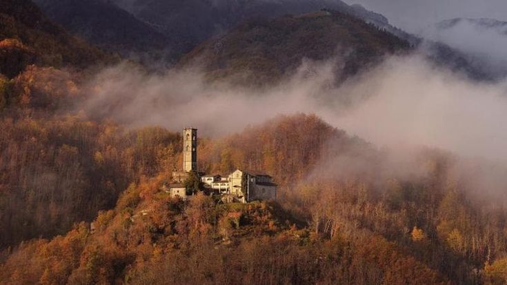 Più malattie e maggiore mortalità per chi ha meno soldi e istruzione