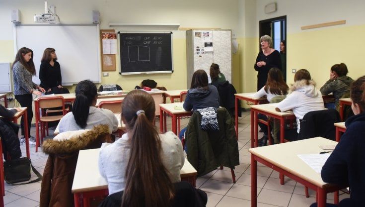 Iscrizioni a scuola, in Campania vincono i licei
