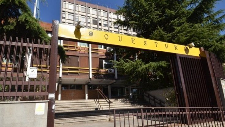Potenza, tutti al pub come se niente fosse: quattordici persone sanzionate