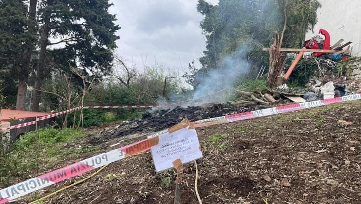 Capri, sequestrata un'area in cui venivano incendiati rifiuti speciali: c'era anche amianto