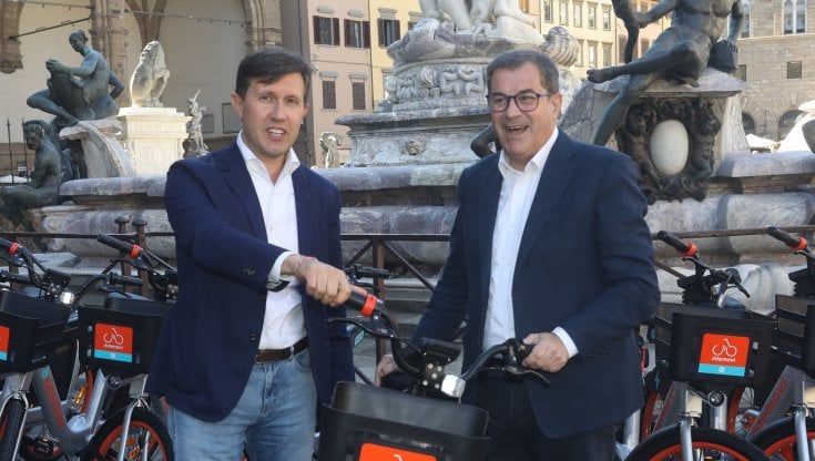 A Firenze il bike sharing aumenta la flotta: sconti a chi parcheggia bene e integrazione col trasporto pubblico
