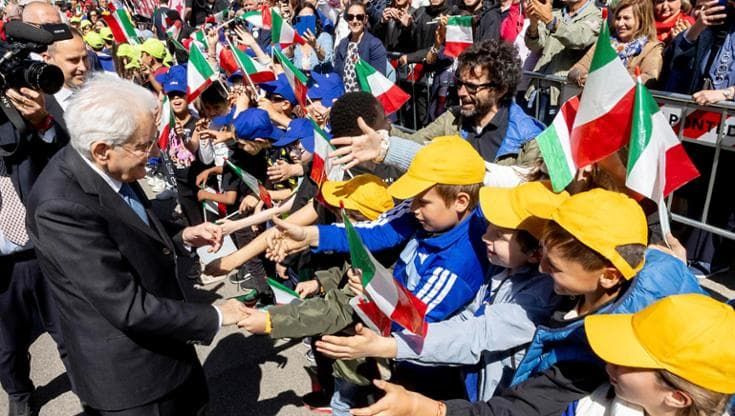 Mattarella in visita alla Piaggio: “Un simbolo dell’Italia nel mondo”