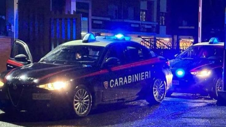 Verona, rissa con pistole, coltelli e volti coperti: tre feriti, uno rischia la vita