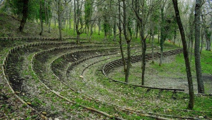 Dalla frana nasce un anfiteatro nel bosco: a Biccari pronti a ripartire con spettacoli e concerti in sicurezza