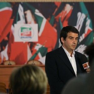 Caos centrodestra, Fitto chiede le primarie. E Berlusconi apre a Salvini