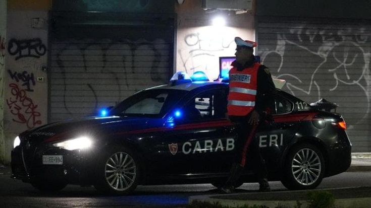 Torresina, appicca un incendio sotto casa della ex: 37enne arrestato per stalking