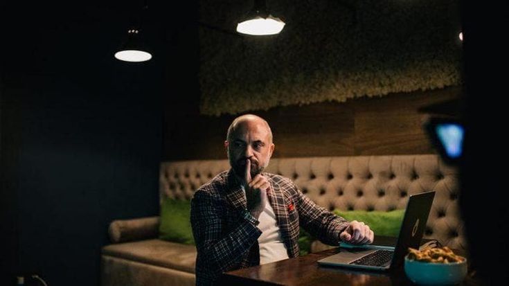 Maxi frode fiscale, sequestro da 24 milioni all’’uomo delle stelle’, Stefano Cocco