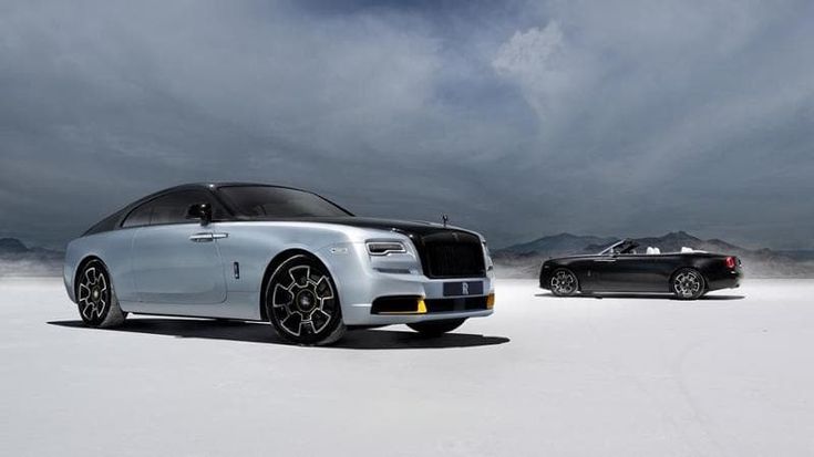 Rolls Royce festeggia i 10 anni di Black Badge, sognando John Lennon