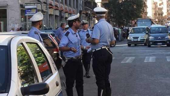 Piacenza, fa arrestare il marito dopo anni di botte e umiliazioni