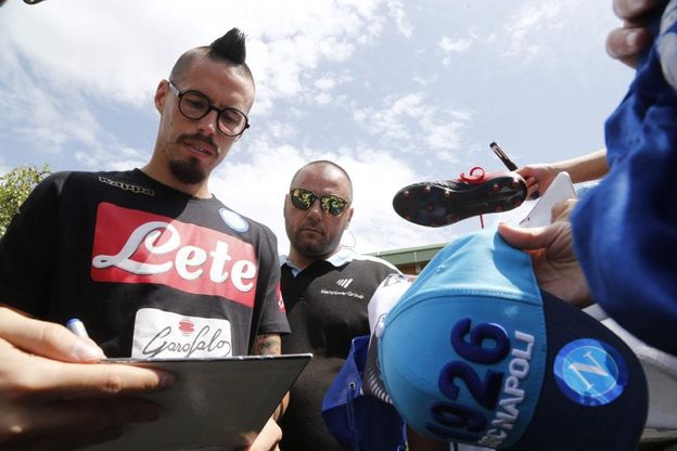 Dimaro, Hamisk e Albiol firmano autografi
