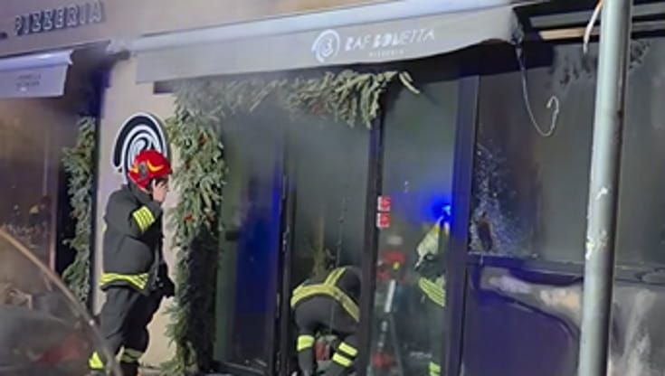 Botti, incendio danneggia la pizzeria Bonetta al Vomero