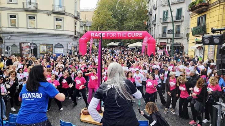 Race for the Cure al Vomero: per una domenica il quartiere si è colorato di rosa