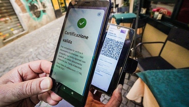 Green Pass, nel nuovo decreto obbligo per il personale scolastico. Niente stipendio dopo 5 giorni di assenza