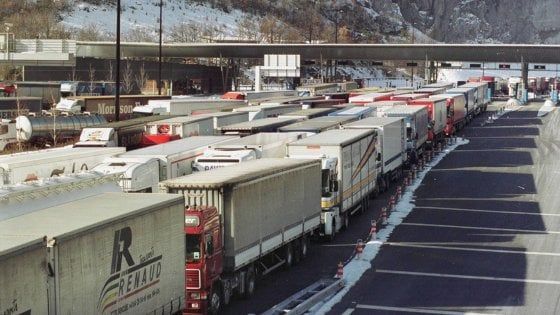 Autotrasporto, la fine dei "padroncini": in sei anni  scomparse 17 mila aziende