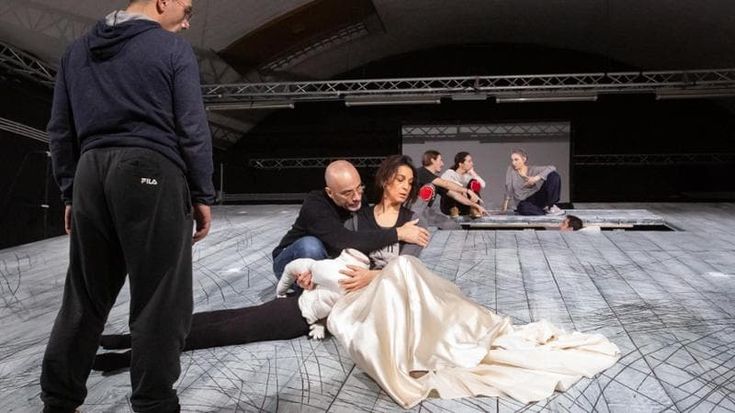 Stefano Ricci e le vite sul piano inclinato: “Indago i valori morali”