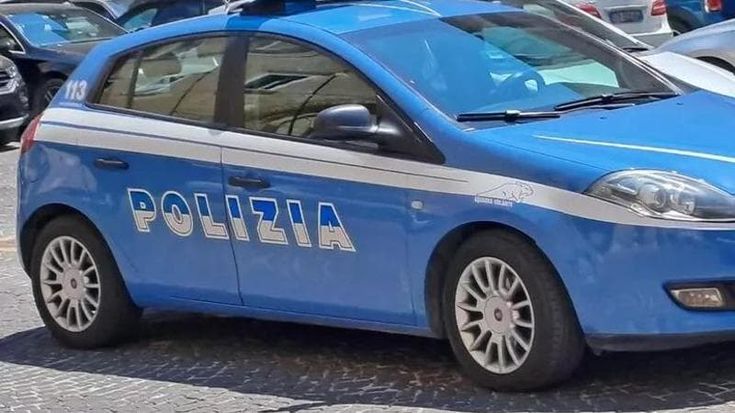 Inseguimento a Ponte Milvio, auto in fuga si schianta contro una seconda volante: 4 feriti