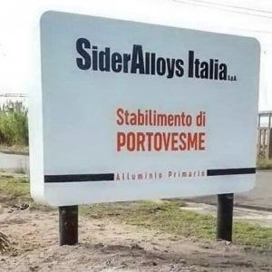 Ex Alcoa, accordo Sider Alloys-Enel sul costo dell'energia. Patuanelli: "Superato stallo importante"