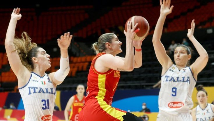 Basket, Europei femminili: prima vittoria per l'Italia, battuto il Montenegro