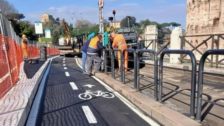 In bici dal Colosseo al litorale, il progetto della pista ciclabile: “Utile a turisti e pendolari”