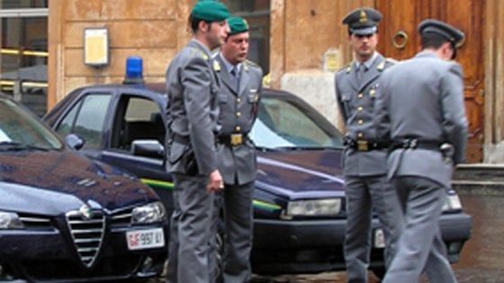 Sanità: truffa alla Asl di Salerno, denunciato medico