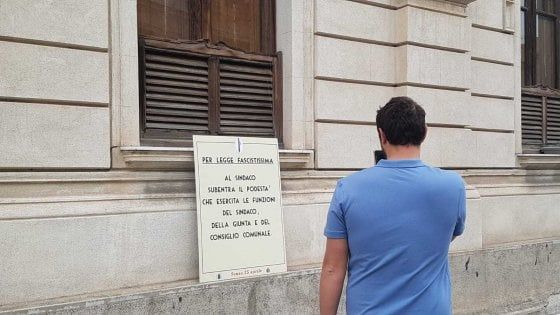 Reggio Calabria, l'iniziativa del Comune: città tappezzata di manifesti con le leggi razziali