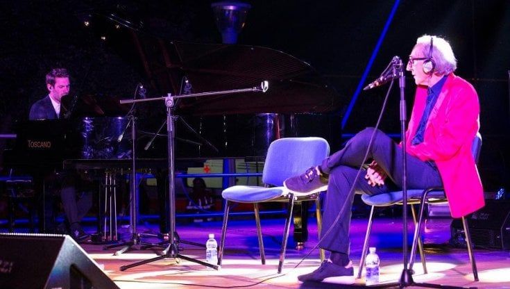"Ombra e luce, armonia", la poesia di Giovanni Caccamo per Franco Battiato